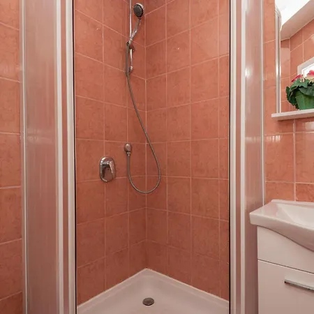 Apartament With Outdoor Swimming Pool 305 *