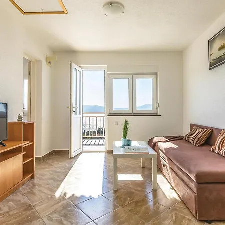 Nice Apartment In Podaca With Wifi Apartment *