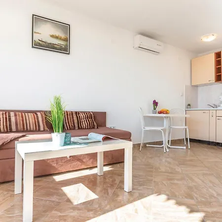 With Outdoor Swimming Pool 305